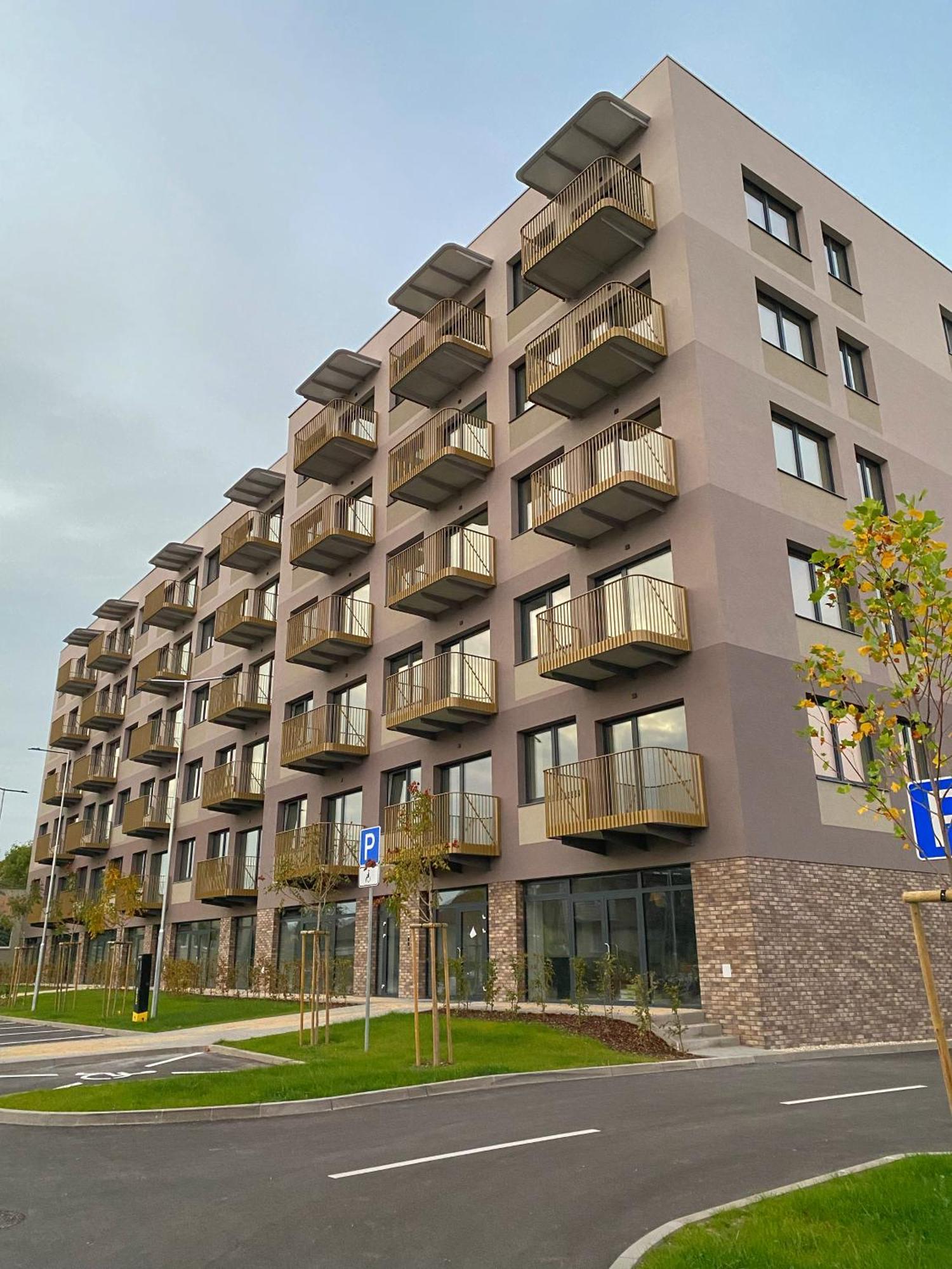 City Apartment I Trenčín Exteriör bild